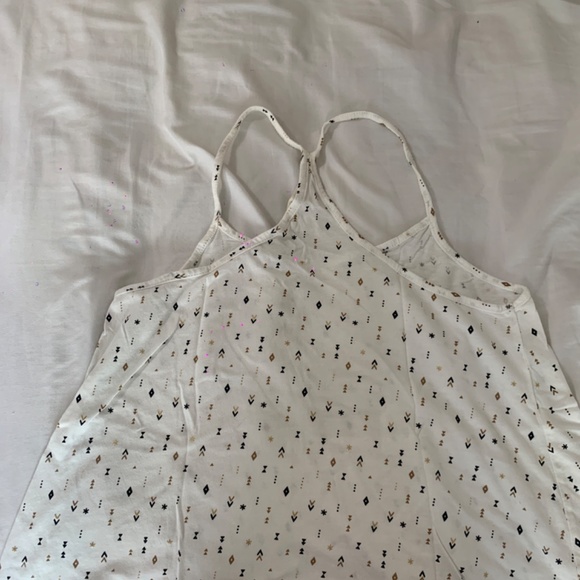 Cute little white top - Picture 3 of 3